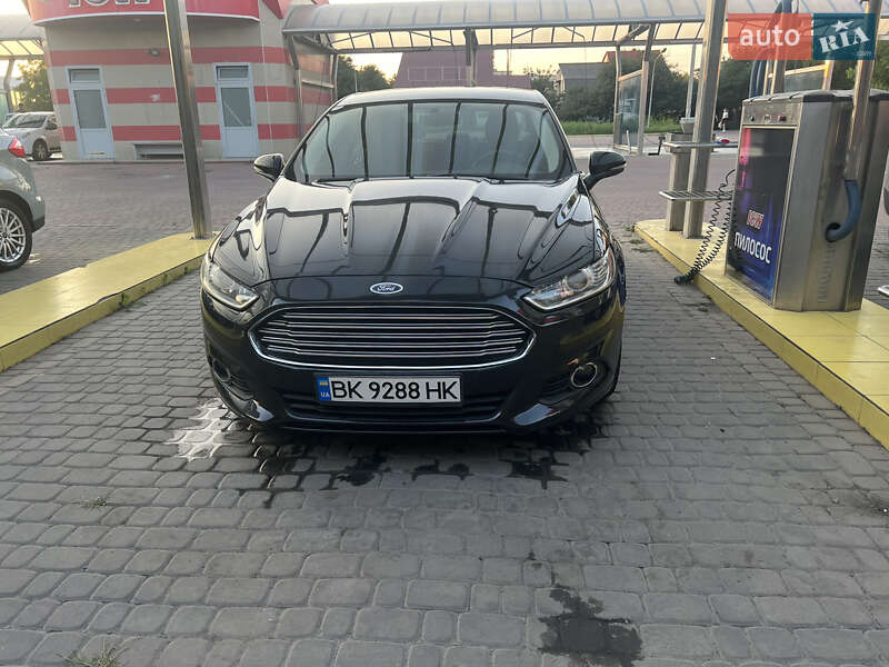 Седан Ford Fusion 2014 в Ровно