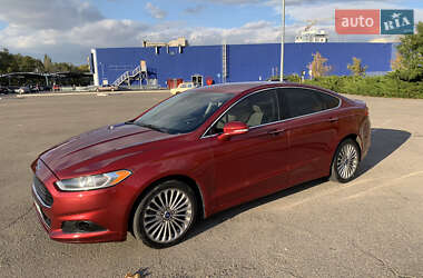 Седан Ford Fusion 2013 в 