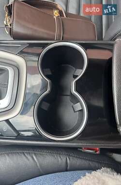 Седан Ford Fusion 2015 в 