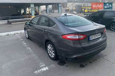 Седан Ford Fusion 2016 в 