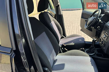 Хэтчбек Ford Fusion 2011 в 
