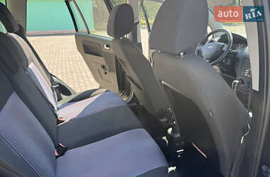 Хэтчбек Ford Fusion 2011 в 
