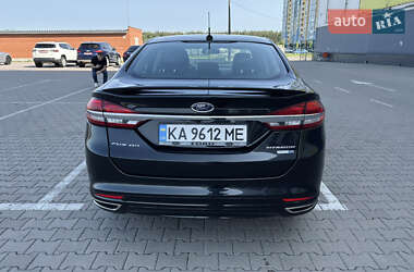Седан Ford Fusion 2017 в 