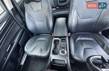 Седан Ford Fusion 2017 в 