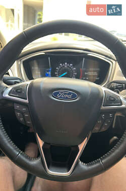 Седан Ford Fusion 2018 в 