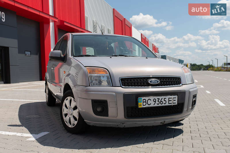 Хэтчбек Ford Fusion 2011 в Львове