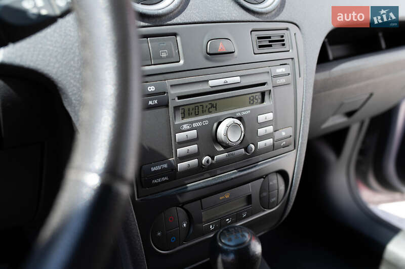 Хэтчбек Ford Fusion 2011 в Львове