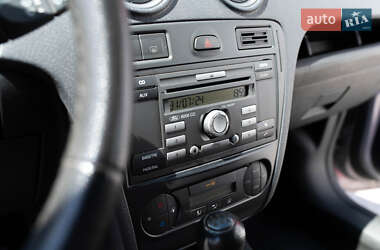 Хэтчбек Ford Fusion 2011 в 