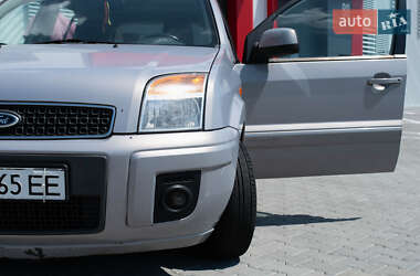 Хэтчбек Ford Fusion 2011 в 