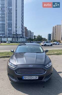 Седан Ford Fusion 2015 в 