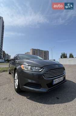 Седан Ford Fusion 2015 в 