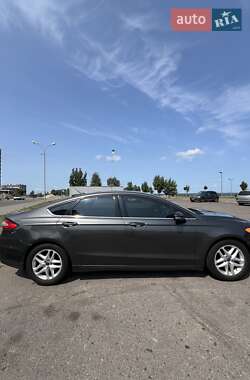 Седан Ford Fusion 2015 в 
