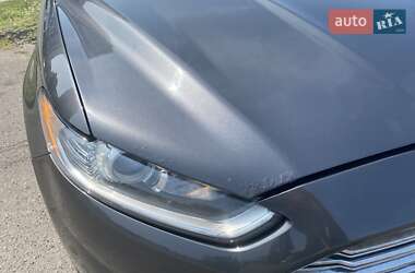 Седан Ford Fusion 2015 в 