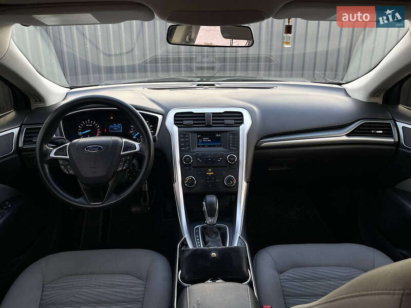 Седан Ford Fusion 2015 в Львові