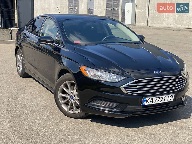 Седан Ford Fusion 2017 в 