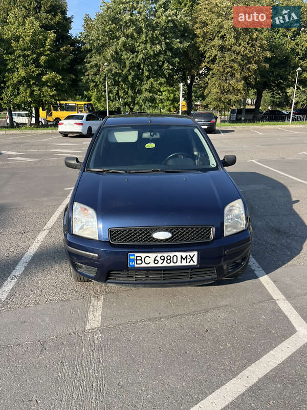 Хэтчбек Ford Fusion 2004 в Львове