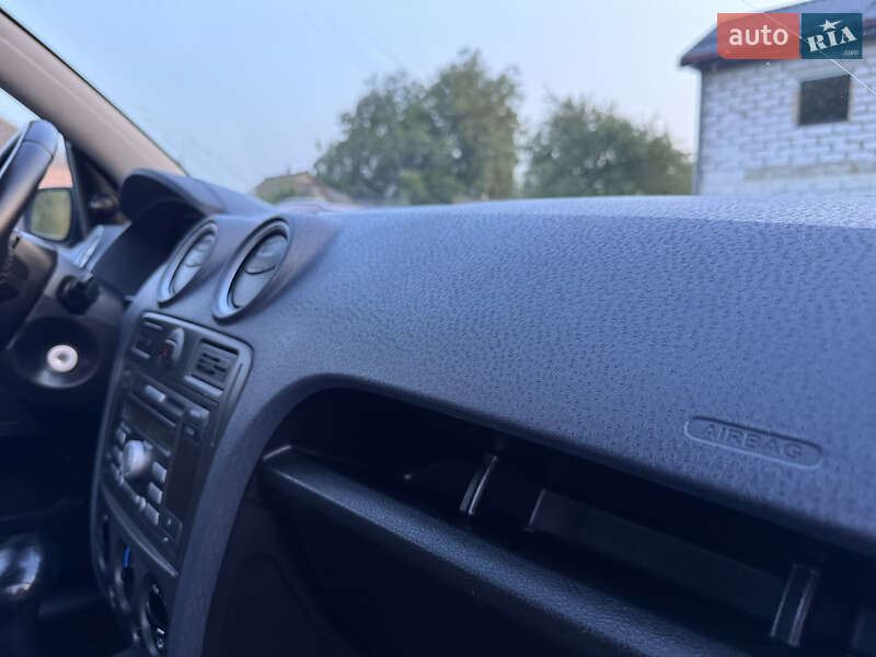 Хэтчбек Ford Fusion 2008 в Звенигородке