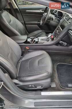 Седан Ford Fusion 2015 в 