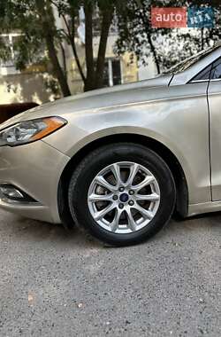 Седан Ford Fusion 2017 в 