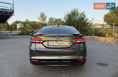 Седан Ford Fusion 2016 в 