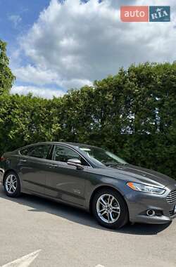 Седан Ford Fusion 2014 в 