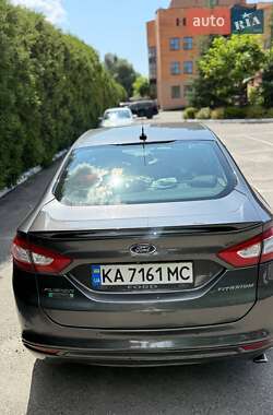 Седан Ford Fusion 2014 в 