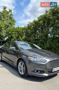 Седан Ford Fusion 2014 в 
