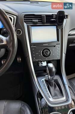 Седан Ford Fusion 2014 в 