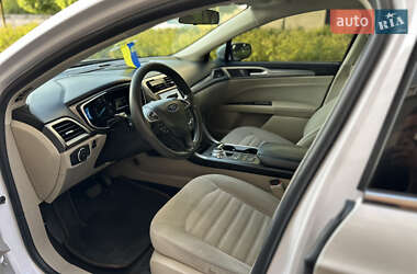 Седан Ford Fusion 2018 в 