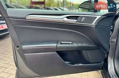 Седан Ford Fusion 2019 в 
