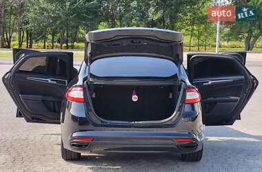 Седан Ford Fusion 2013 в 