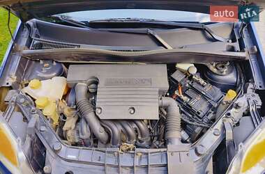 Хэтчбек Ford Fusion 2010 в 