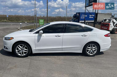Седан Ford Fusion 2013 в 