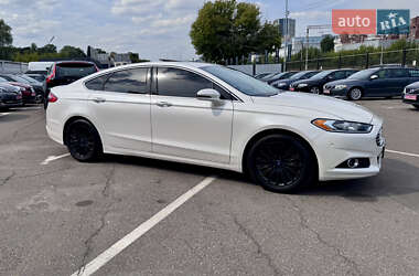 Седан Ford Fusion 2013 в 