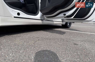Седан Ford Fusion 2013 в 