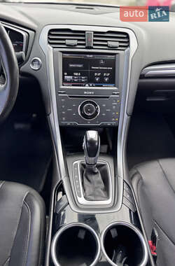 Седан Ford Fusion 2013 в 