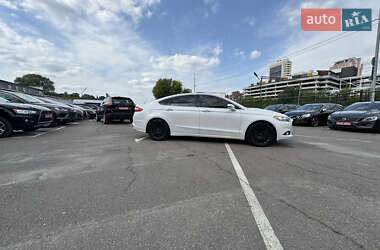 Седан Ford Fusion 2013 в 