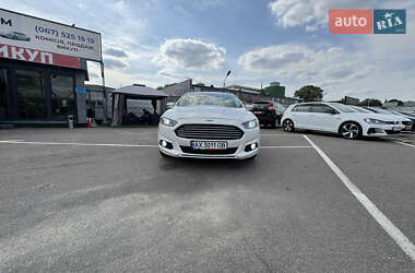 Седан Ford Fusion 2013 в 