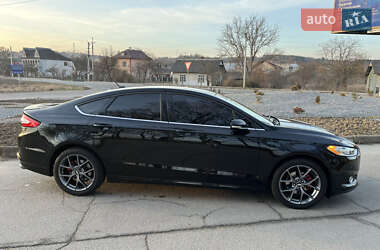 Седан Ford Fusion 2015 в 