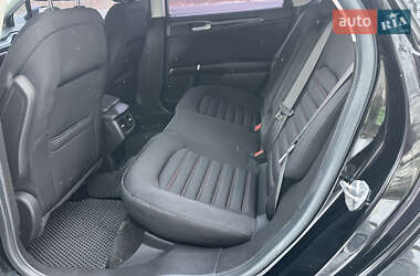 Седан Ford Fusion 2015 в 
