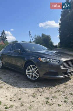 Седан Ford Fusion 2015 в 