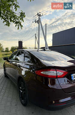 Седан Ford Fusion 2013 в 