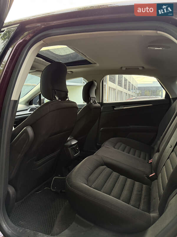 Седан Ford Fusion 2013 в Снятині