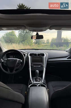 Седан Ford Fusion 2013 в 