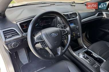 Седан Ford Fusion 2018 в 