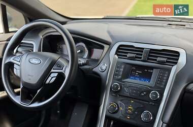 Седан Ford Fusion 2018 в 