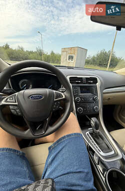 Седан Ford Fusion 2012 в 