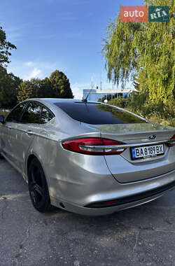 Седан Ford Fusion 2016 в 