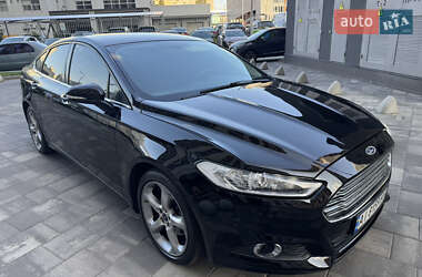 Седан Ford Fusion 2015 в 