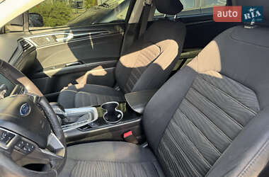 Седан Ford Fusion 2015 в 